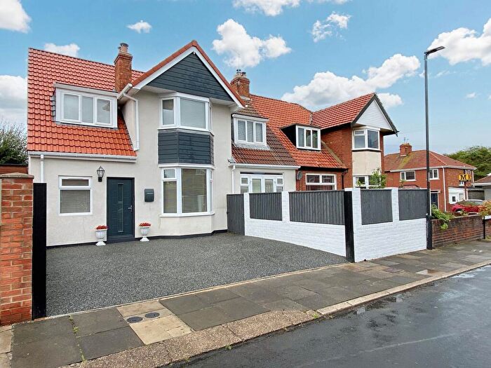 4 Bedroom Semi-Detached House For Sale In Longston Avenue, Cullercoats, North Shields, Tyne And Wear, NE30