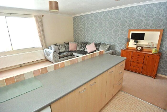 1 Bedroom Studio To Rent In De Havilland Way, Stanwell, Staines, TW19