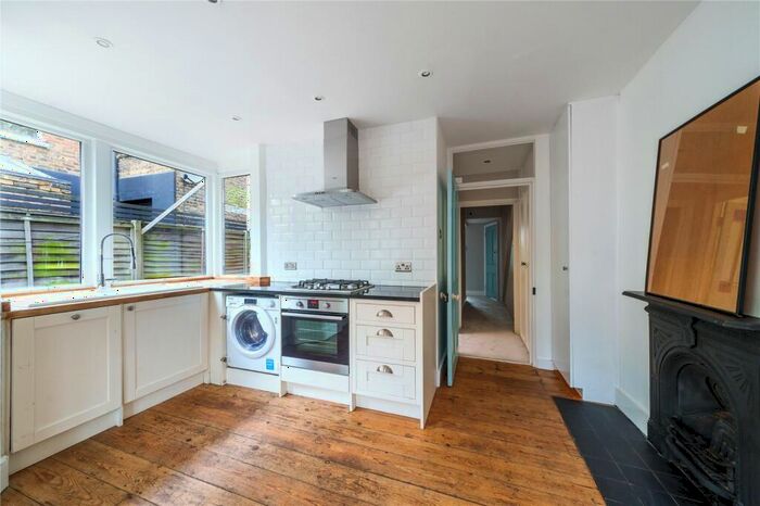 2 Bedroom Flat To Rent In Lausanne Road, Harringay, London, N8
