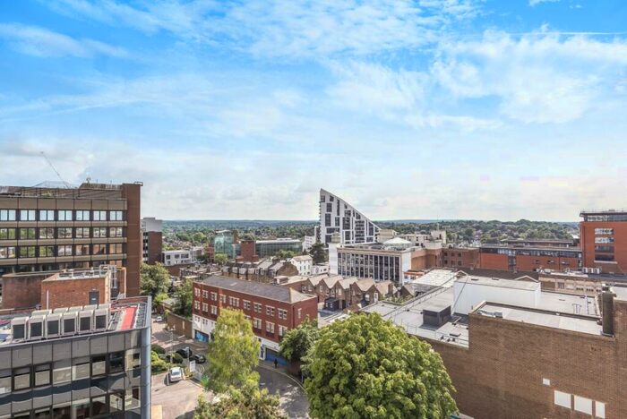 2 Bedroom Flat To Rent In The Mall, Bromley, BR1