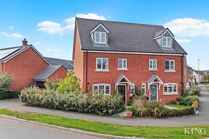 4 Bedroom Semi-Detached House For Sale In Bailey Avenue, Meon Vale, Stratford-Upon-Avon, CV37