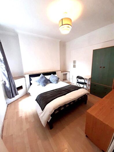 5 Bedroom House To Rent In Rhyddings Park Road, Brynmill, Swansea, SA2