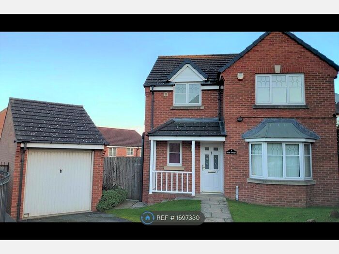 3 Bedroom Detached House To Rent In May Court, Leeds, LS27