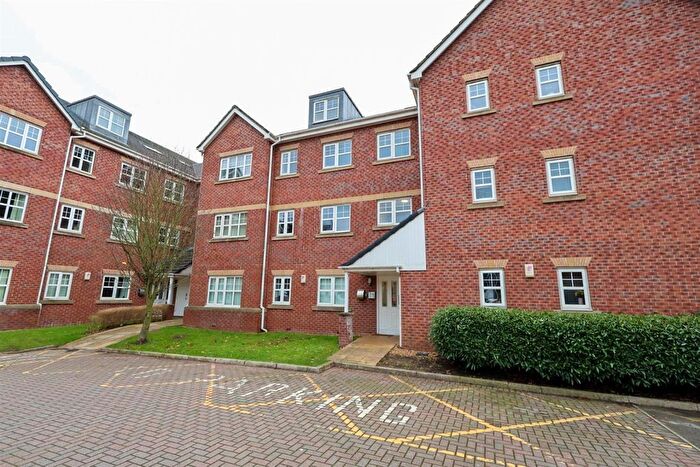 2 Bedroom Flat For Sale In Ellesmere Green, Monton, M30