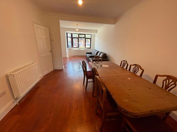 5 Bedroom Terraced House To Rent In Crosslands Avenue, Norwood Green, UB2