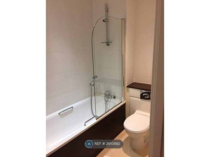 2 Bedroom Flat To Rent In Bush House, London, SE18