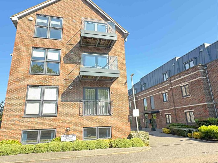 2 Bedroom Flat To Rent In Rutland Place, The Rutts, Bushey Heath, Bushey, WD23