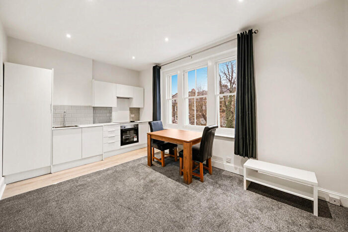 1 Bedroom Flat To Rent In Redcliffe Gardens, Chelsea, SW10