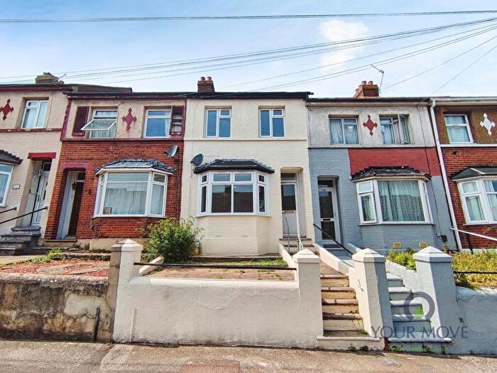 3 Bedroom Terraced House For Sale In Pagitt Street, Chatham, Kent, ME4