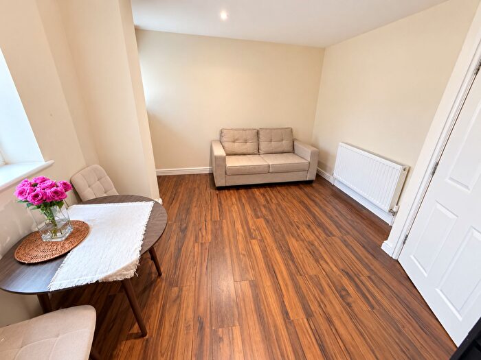 1 Bedroom Flat To Rent In West Street, St. Philips, BS2