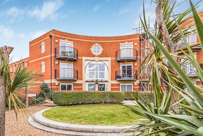 2 Bedroom Apartment For Sale In Gunwharf Quays, Portsmouth, Hampshire, PO1