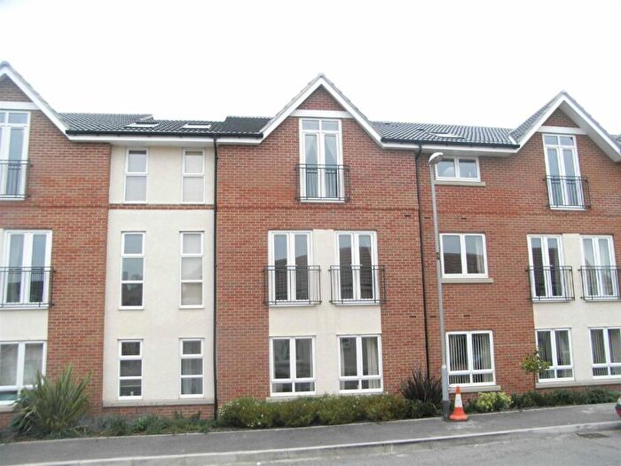 2 Bedroom Flat To Rent In Richmond House, Hinckley, LE10