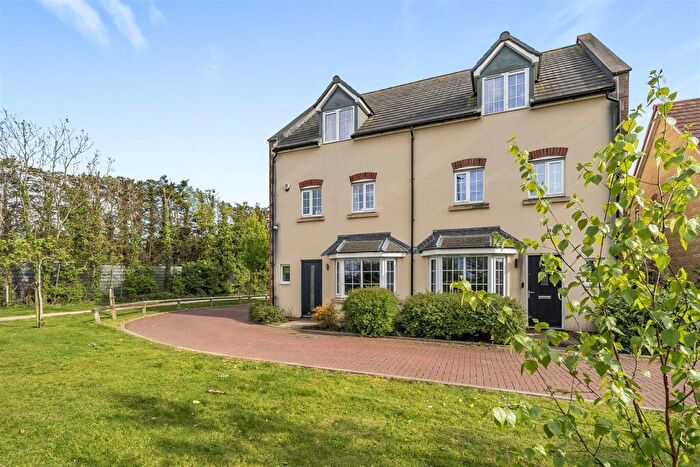 4 Bedroom Semi-Detached House For Sale In Horseshoe Close, Whitchurch, Bristol, BS14