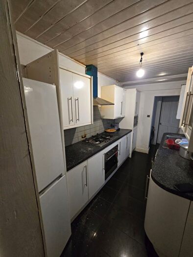 4 Bedroom End Terrace House To Rent In Bath Road, Walsall, WS1