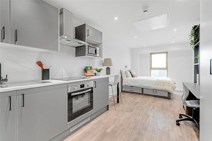 1 Bedroom Flat To Rent In College Street, Northampton, West Northamptonshire, NN1