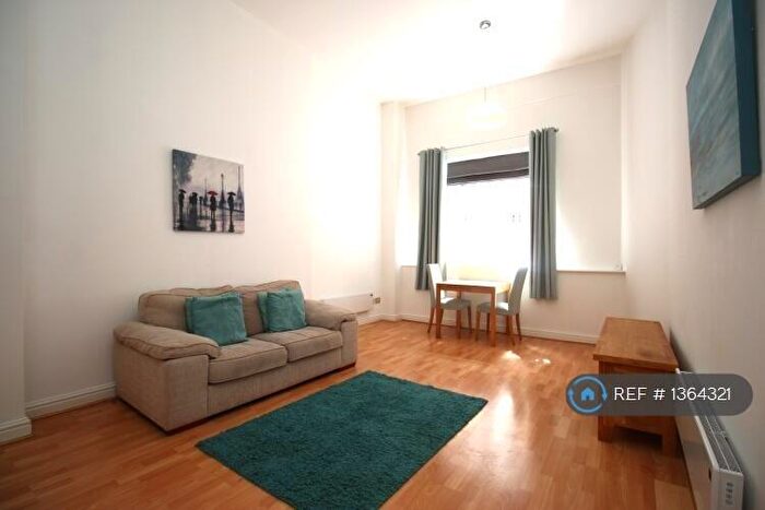 1 Bedroom Flat To Rent In Whitworth House, Manchester, M1
