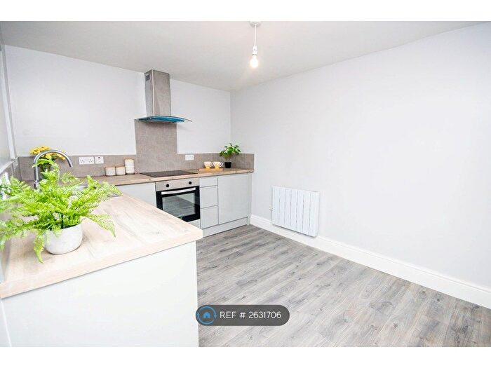 1 Bedroom Flat To Rent In Rochdale Road, Bacup, OL13