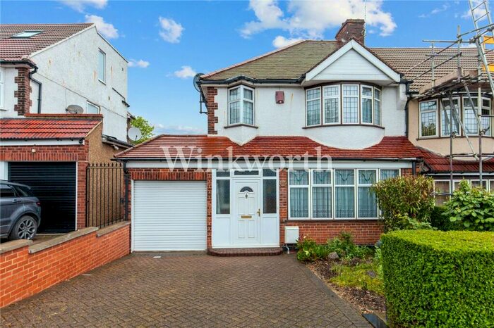 3 Bedroom House To Rent In Bowes Road, London, N11