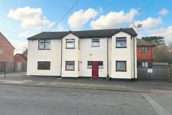 1 Bedroom Flat For Sale In Reading Road, Sherfield-On-Loddon, Hook, Hampshire, RG27