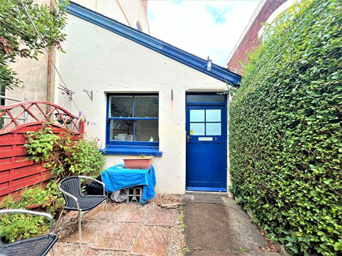 1 Bedroom Bungalow To Rent In Rolle Road, Exmouth, EX8