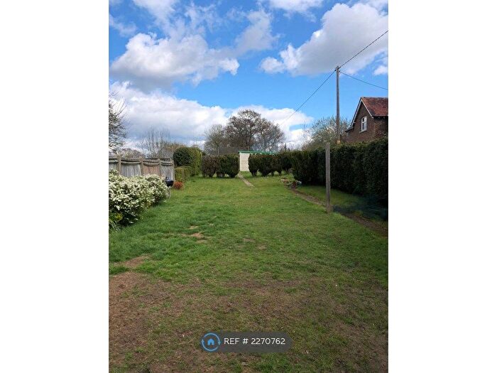 3 Bedroom Semi-Detached House To Rent In Merrow Lane, Guildford, GU4