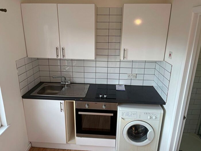 Studio To Rent In Earlswood Road, Redhill, RH1