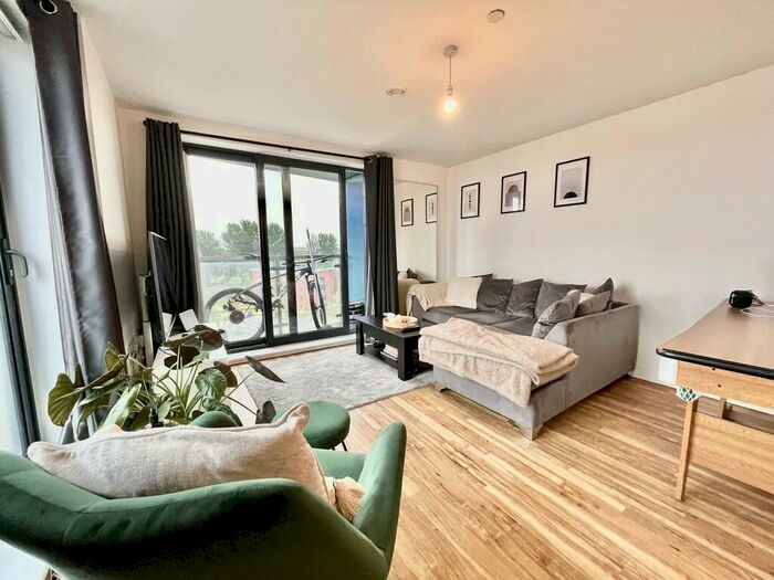 1 Bedroom Apartment To Rent In Aire, X1