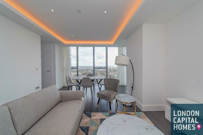 1 Bedroom Apartment To Rent In High Floor Bed Flat In Carrara Tower, City Road, Old Street, EC1