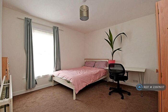 4 Bedroom Terraced House To Rent In Rosa Road, Sheffield, S10