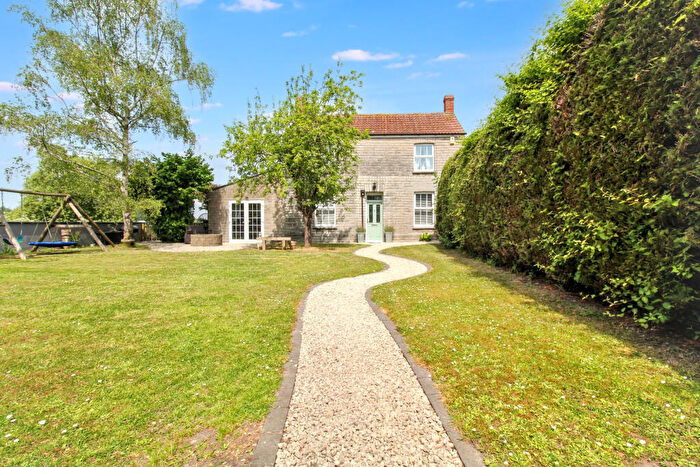 4 Bedroom Detached House For Sale In Glaston Road, Street, BA16