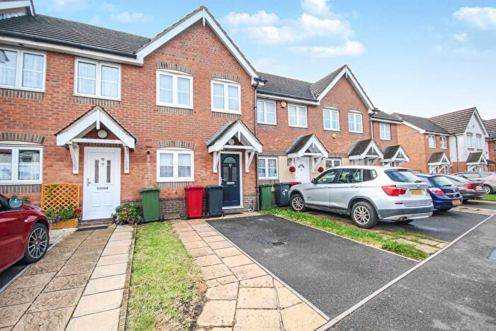 2 Bedroom Property To Rent In Mirador Crescent, Slough, SL2