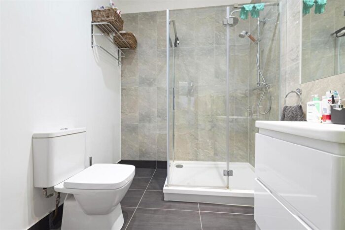 2 Bedroom Apartment To Rent In The Avenue, NW6