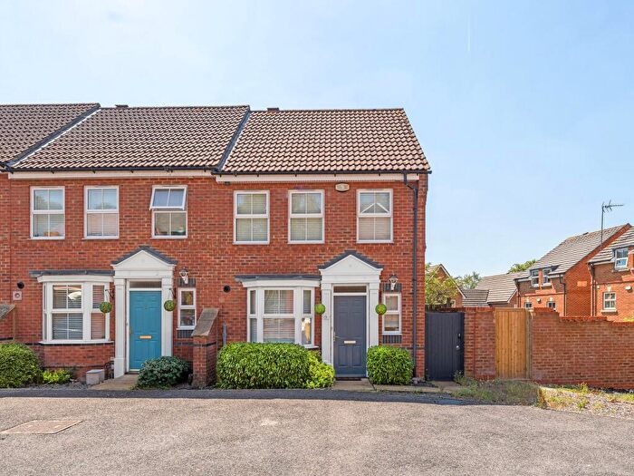2 Bedroom End Of Terrace House For Sale In Helegan Close, Orpington, BR6