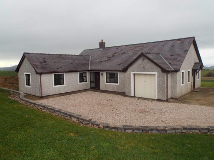3 Bedroom Bungalow To Rent In Llannefydd - Rent Includes Heating + Water, LL16