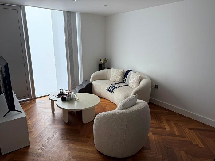 2 Bedroom Apartment To Rent In Deansgate Square, City Centre, M15