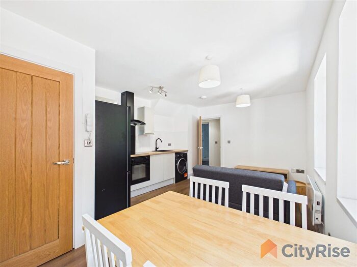 1 Bedroom Flat To Rent In Brunswick Street, Morley, Leeds, LS27