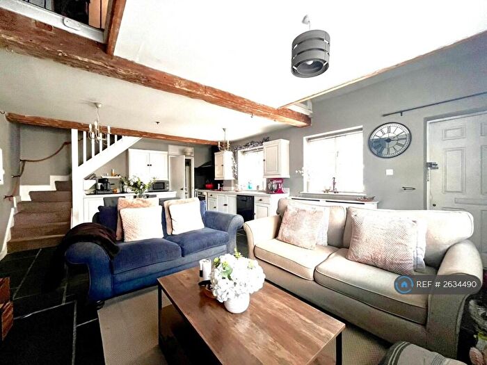 3 Bedroom Semi-Detached House To Rent In High Street, Benson, OX10