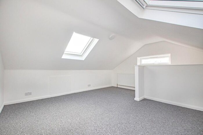 2 Bedroom Flat To Rent In Lakedale Road London, SE18