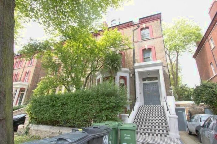 Studio To Rent In Belsize Avenue, London, NW3