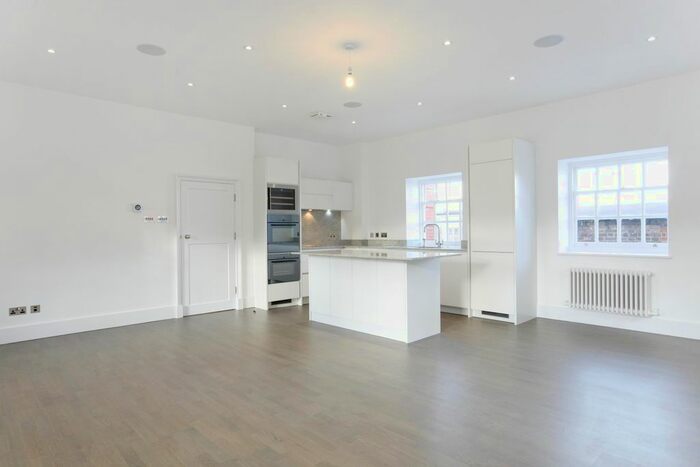 2 Bedroom Flat To Rent In Vitali Close, London, SW15