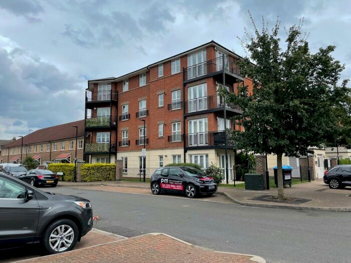 2 Bedroom Flat To Rent In Gareth Drive, Edmonton, N9