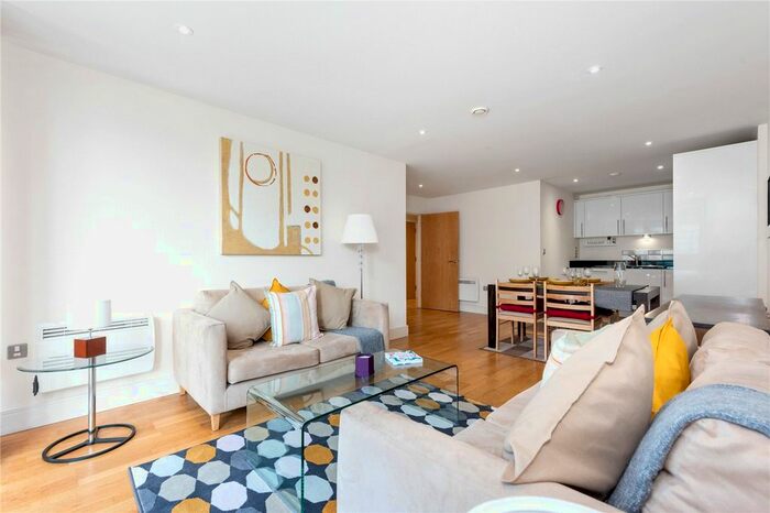 2 Bedroom Flat To Rent In Drayton Park, London, N5