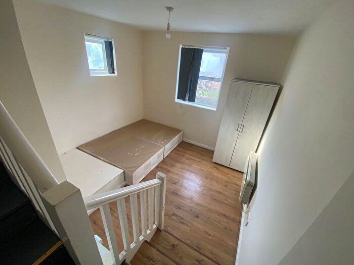 1 Bedroom Flat To Rent In Burton Road, London, NW6