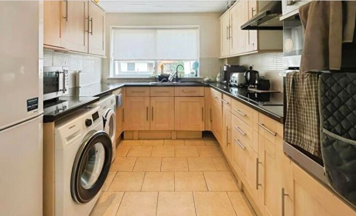 3 Bedroom End Of Terrace House To Rent In Ashbourne, Bracknell, RG12