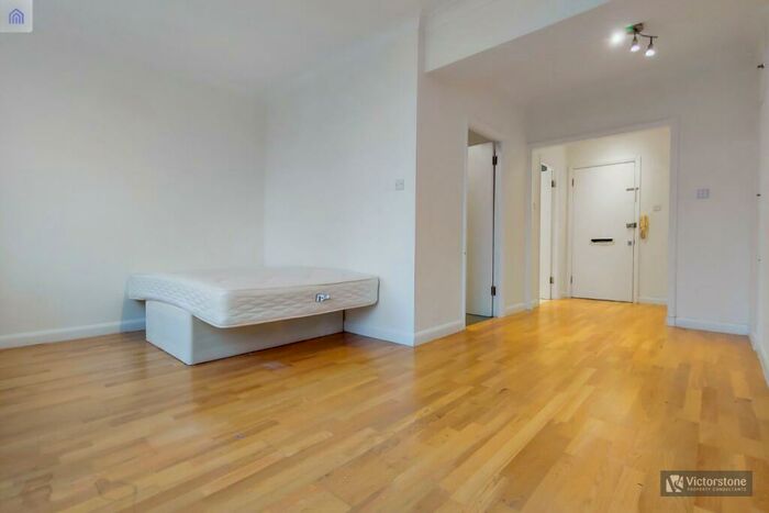 Studio To Rent In Warren Court, Euston Road, Fitzrovia, London, NW1