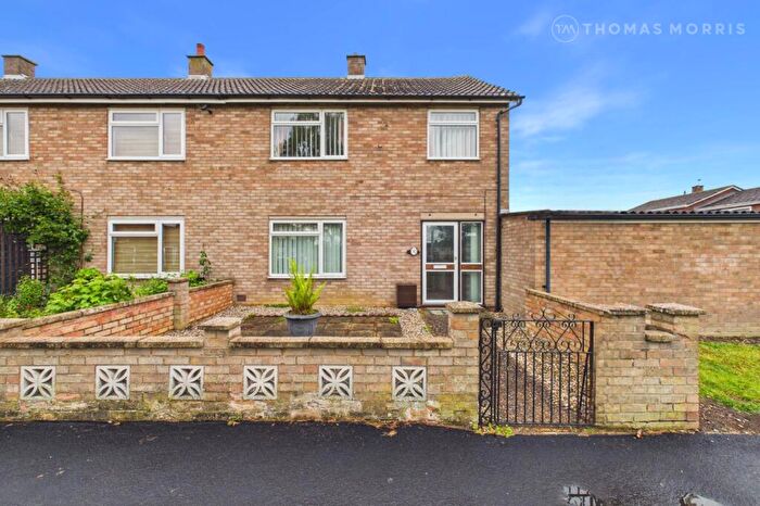 3 Bedroom End Of Terrace House For Sale In Childs Pond Road, St. Neots, Cambridgeshire, PE19