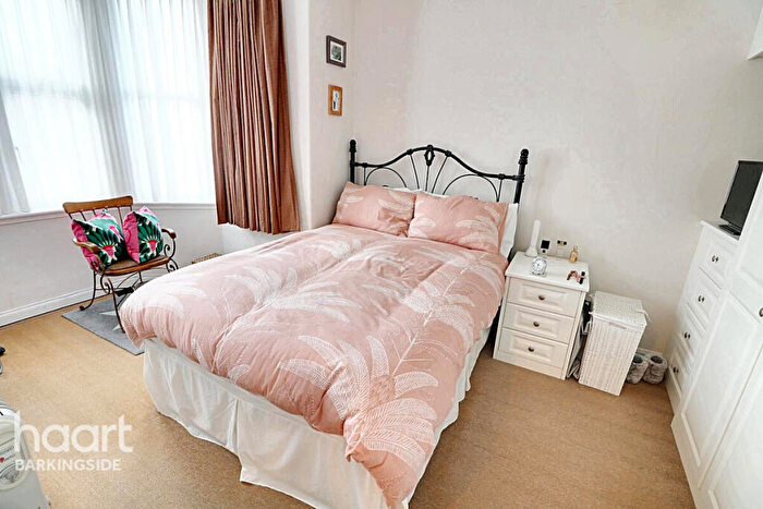 1 Bedroom Duplex For Sale In Cranbrook Road, Barkingside, IG6