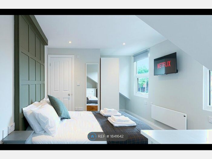 2 Bedroom Flat To Rent In Heaton Road, Newcastle Upon Tyne, NE6