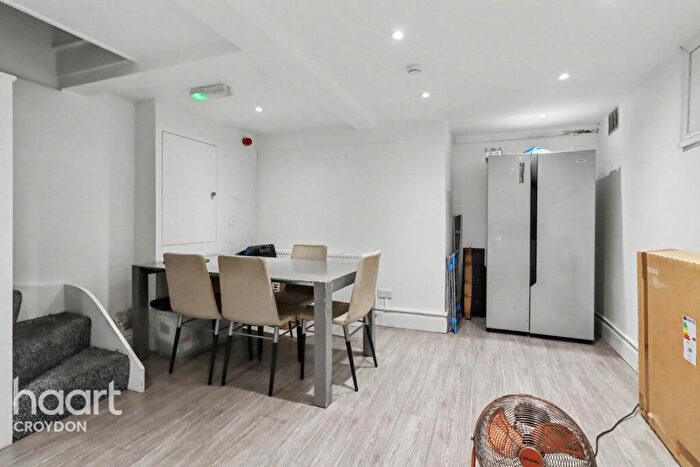 5 Bedroom End Of Terrace House For Sale In Sydenham Road, Croydon, CR0