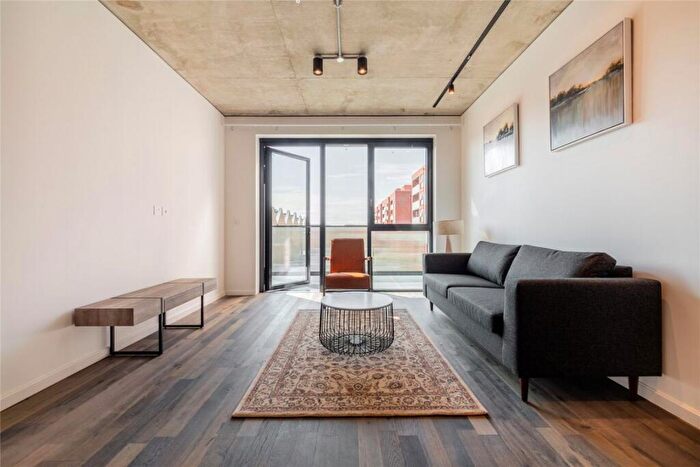 1 Bedroom Flat To Rent In Lawrence Road, Seven Sisters, N15